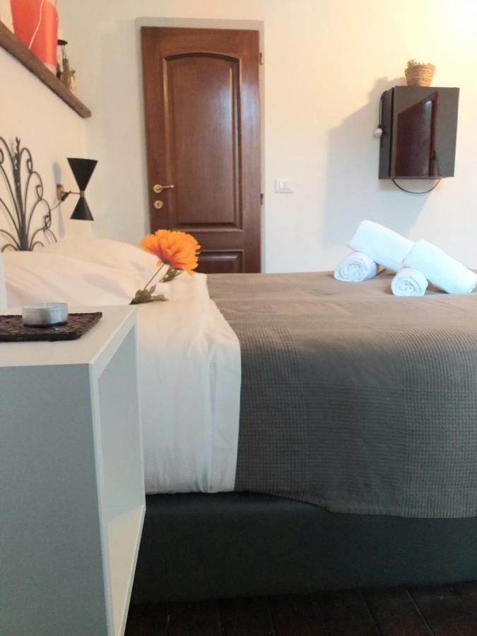 Suite Via Faenza Florenz Exterior foto